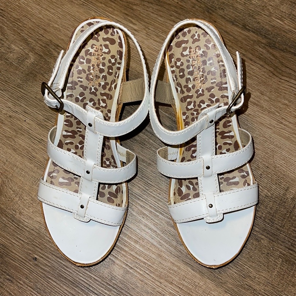 Kenneth Cole Reaction White Wedge Sandle